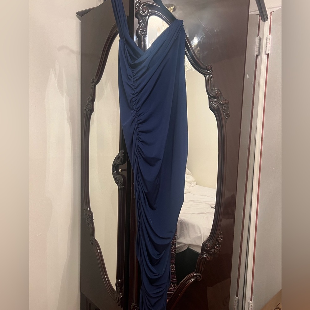 One shoulder navy blue going out dress. Size large